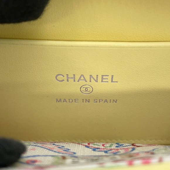 CHANEL Yellow Logo Wallet - Picture 13 of 14